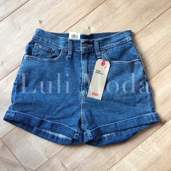 Levi’s Mom Shorts Cuffed High Rise Relaxed - Picture 4 of 8